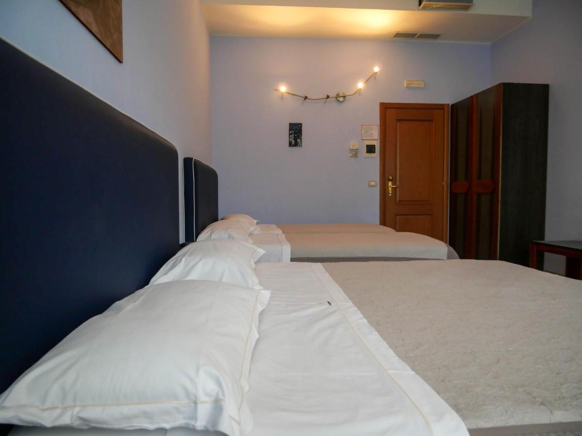 Hotel Saint Joseph Salerno Esterno foto