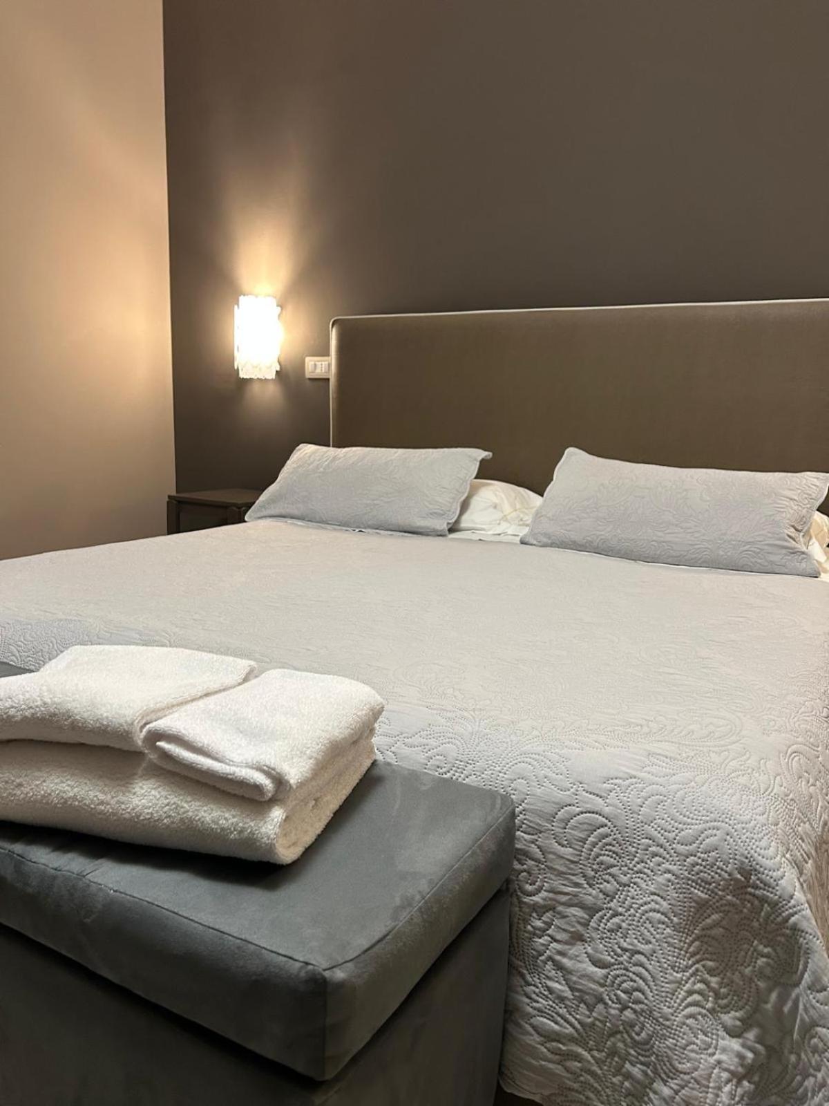 Hotel Saint Joseph Salerno Esterno foto