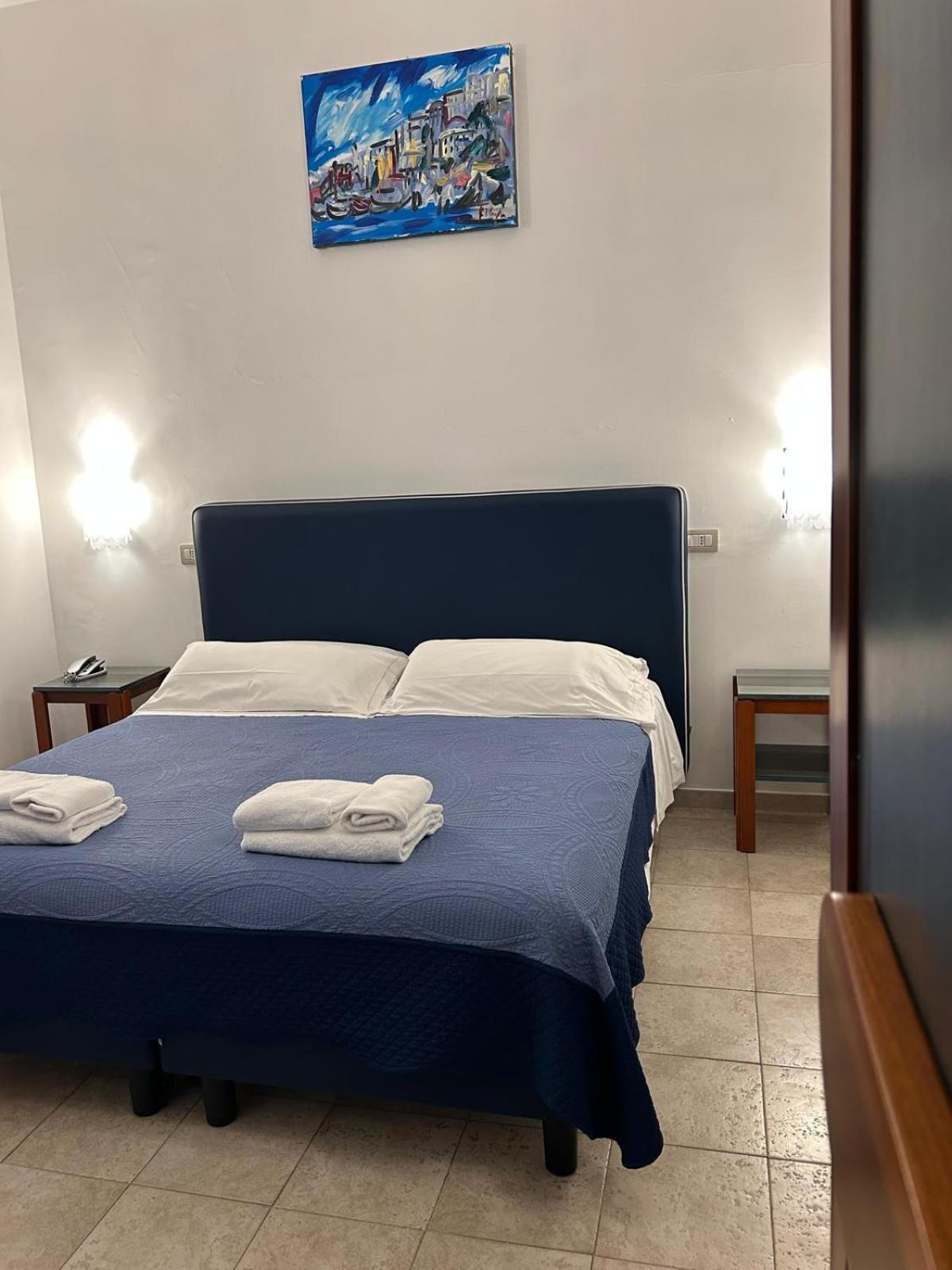 Hotel Saint Joseph Salerno Esterno foto