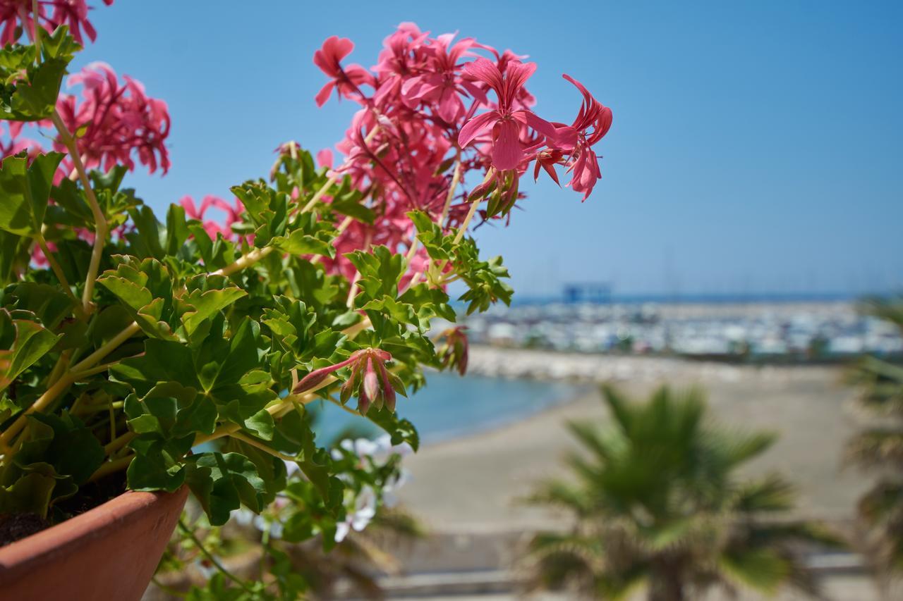 Hotel Saint Joseph Salerno Esterno foto