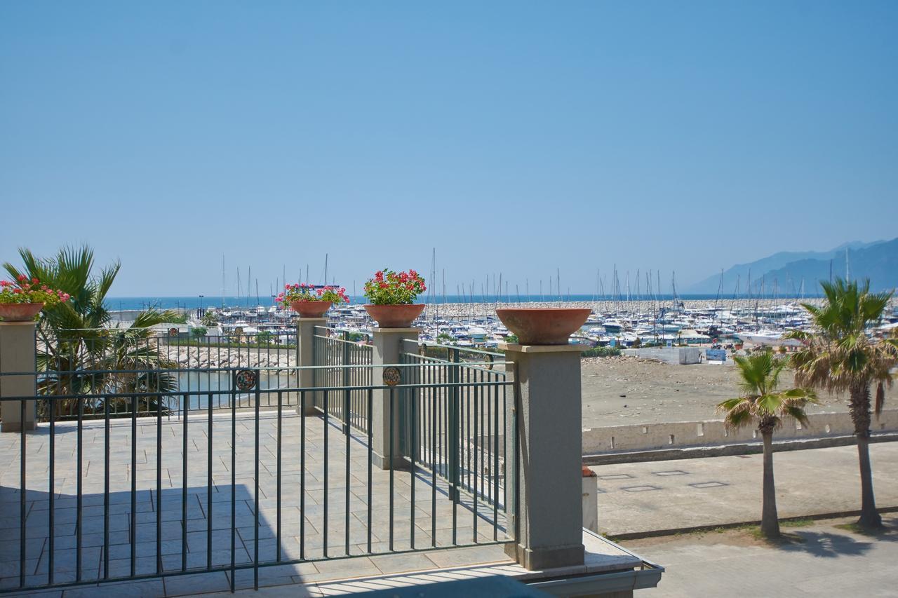 Hotel Saint Joseph Salerno Esterno foto