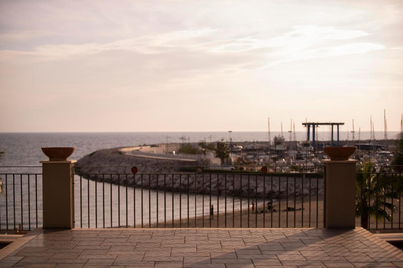 Hotel Saint Joseph Salerno Esterno foto