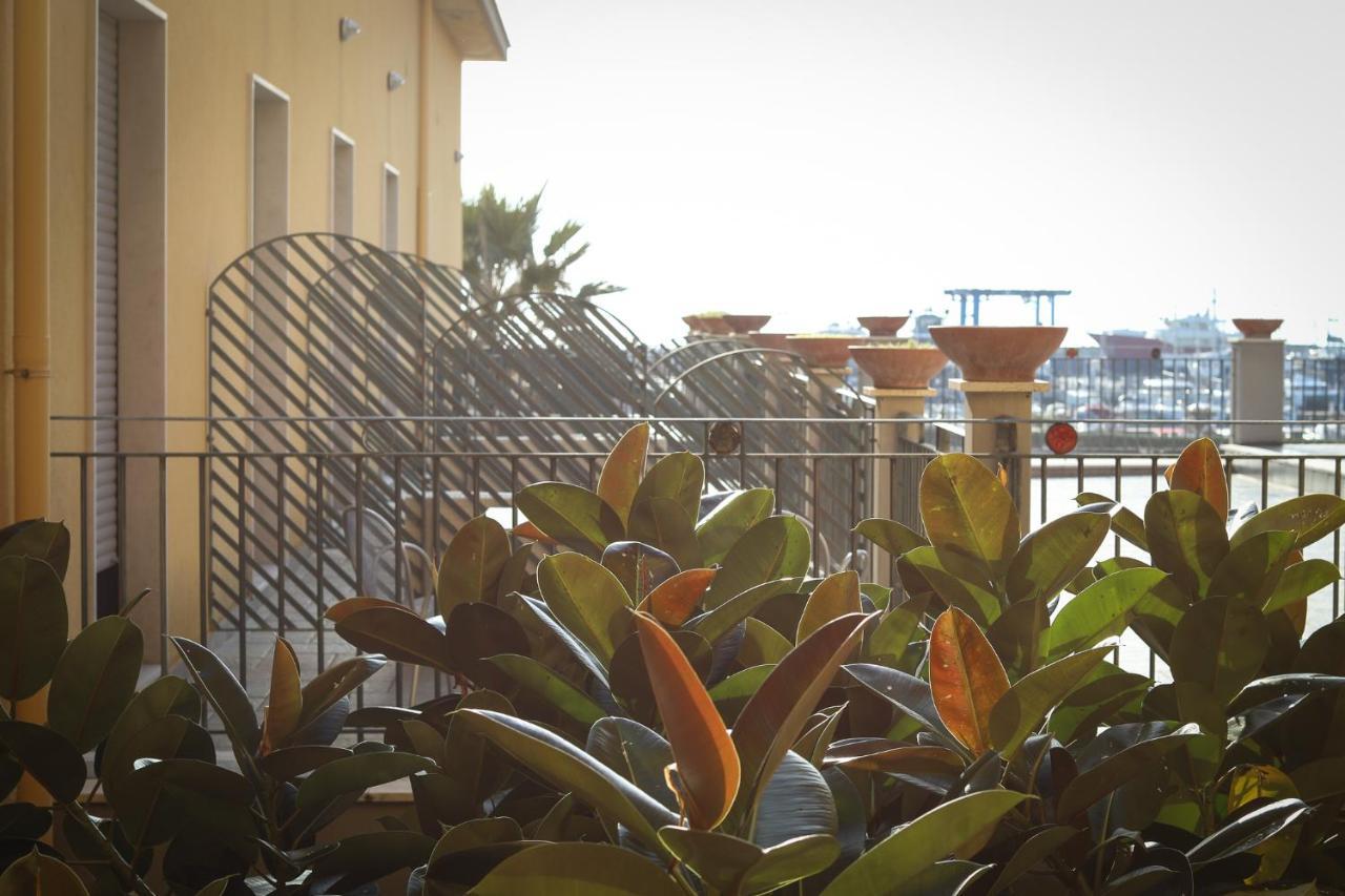 Hotel Saint Joseph Salerno Esterno foto