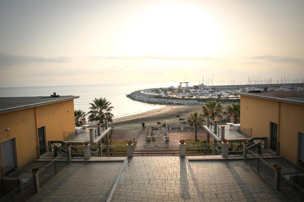 Hotel Saint Joseph Salerno Esterno foto